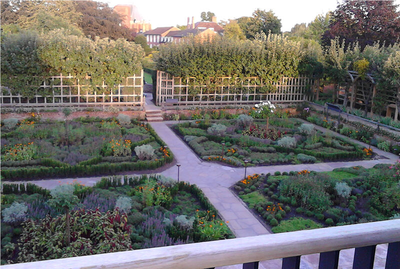 Gardens at New Place SUA